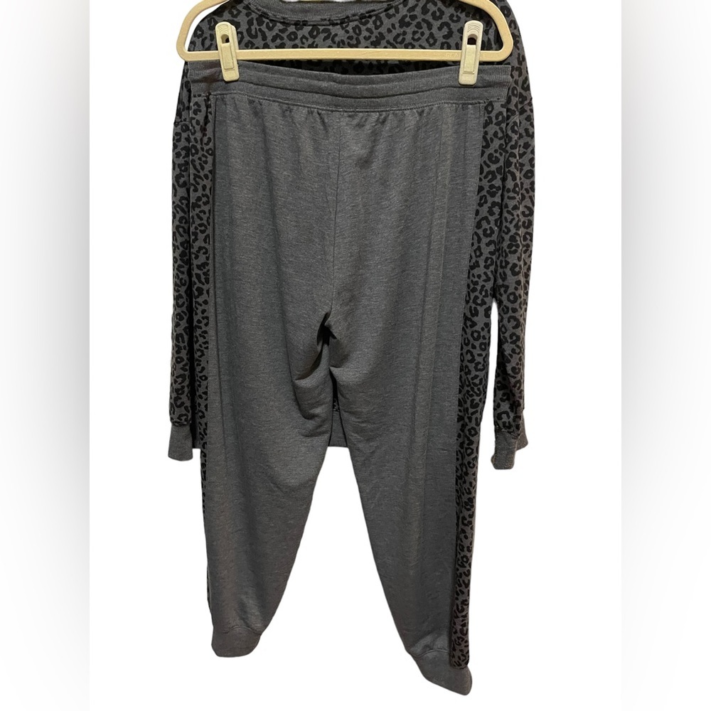 Splendid - Grey / leopard print - lounge set - size Large - Picture 8 of 8